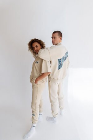 jogger-+-Oversized-tee-+-Turtleneck-_-Cloudy-Day