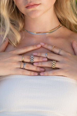 Minimalist-Twisted-Ring-Gold