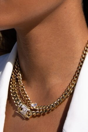 Clear-Stone-Necklace-Gold