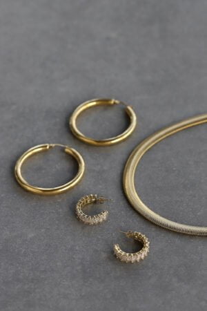 White-Chunky-Strass-Earrings-Gold-2