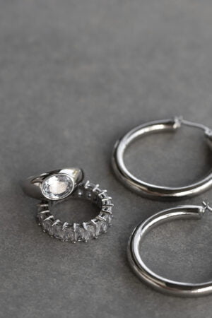 White-Chunky-Strass-Ring-Silver-2