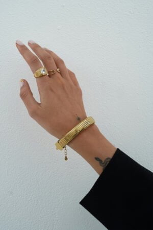 Bold-Ribbed-Bracelet-Gold