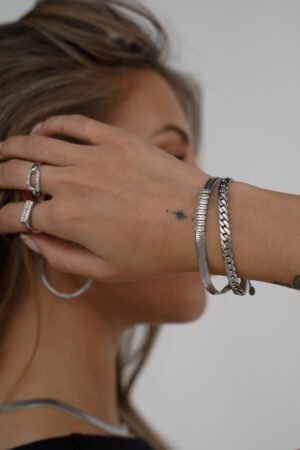 Strass-Studded-Snake-Bracelet-Silver