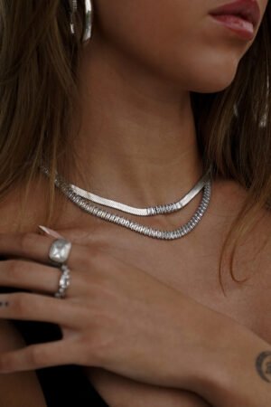 Strass-Studded-Necklace-Silver