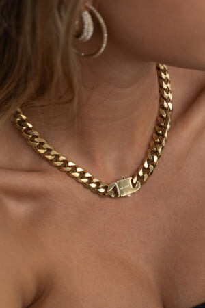 Naetur-Claspe-Necklace-Gold