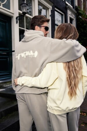 Hoodie-Taupe-Ecom-3-min