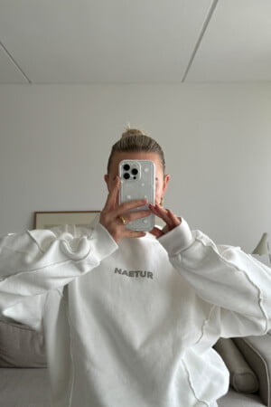 Oversized-Hoodie-White-4