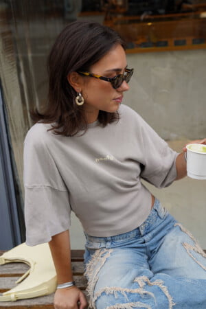 Cropped-Tee-Taupe-2