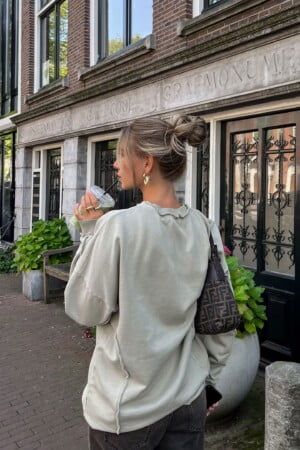 Oversized-Sweater-Taupe-3-min